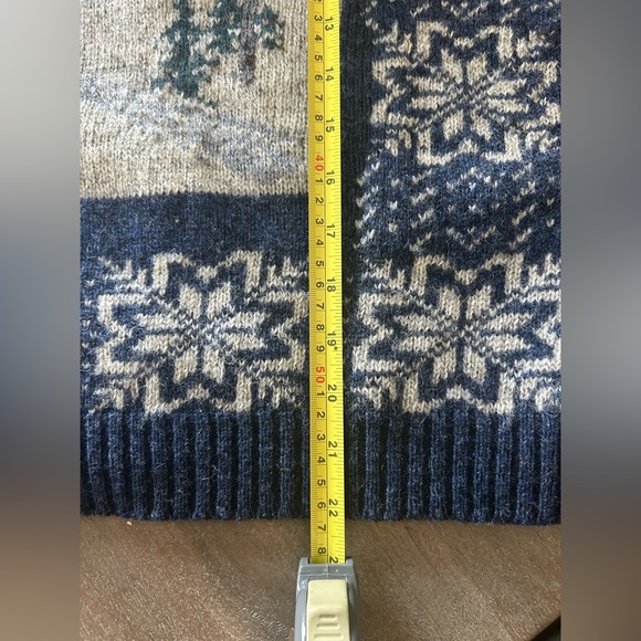 Woolrich Blue and White Winter Landscape Sweater - Picture 10 of 10